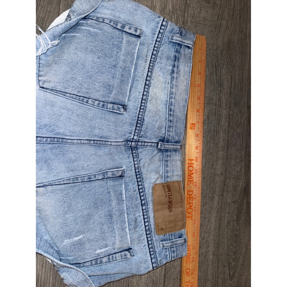 One Teaspoon Bandits Denim Shorts Light Wash Distressed Cuffed Blue Size 31 - Picture 2 of 4